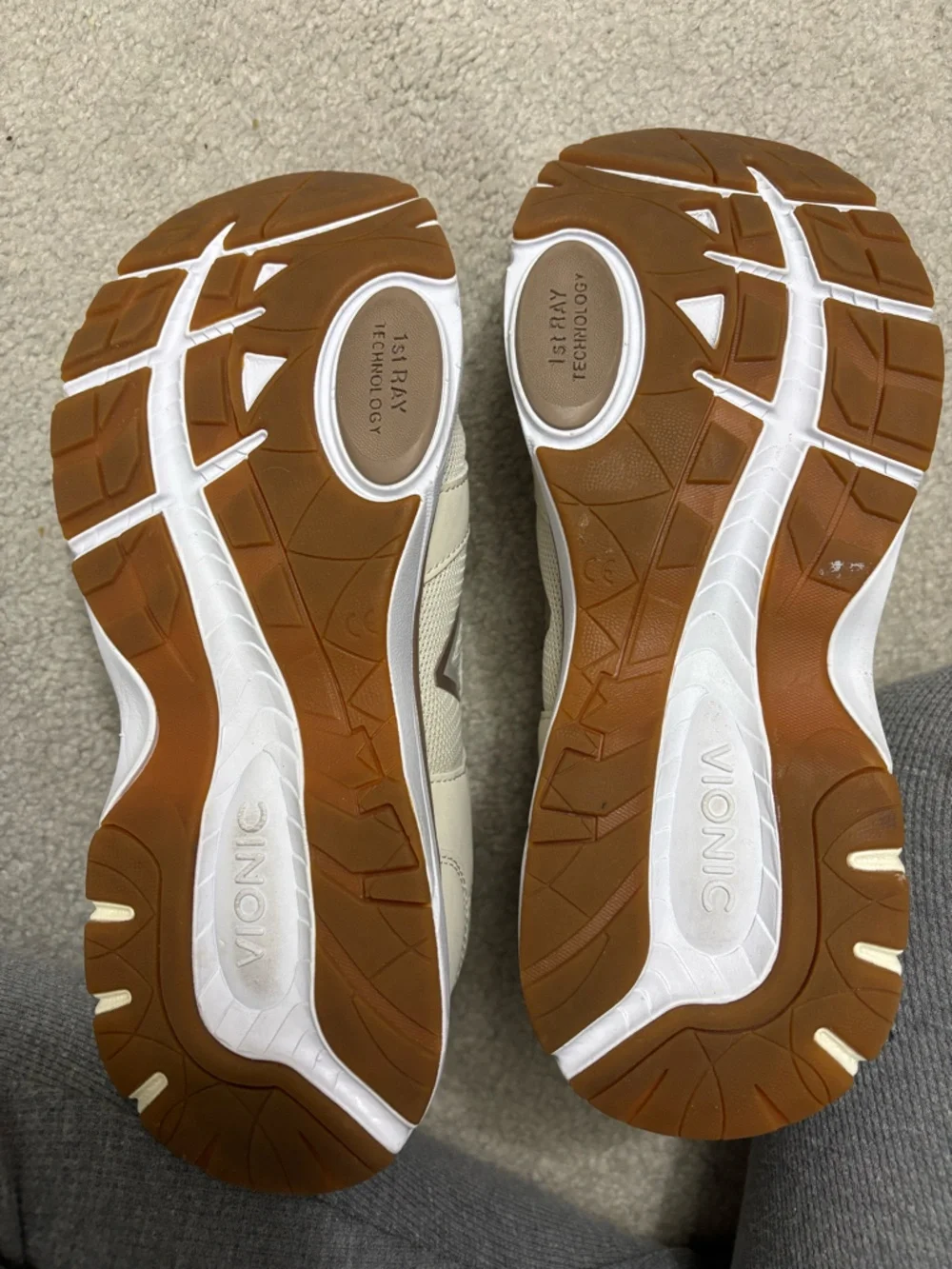 Vionic “Paige” sneakers - Picture 5 of 8